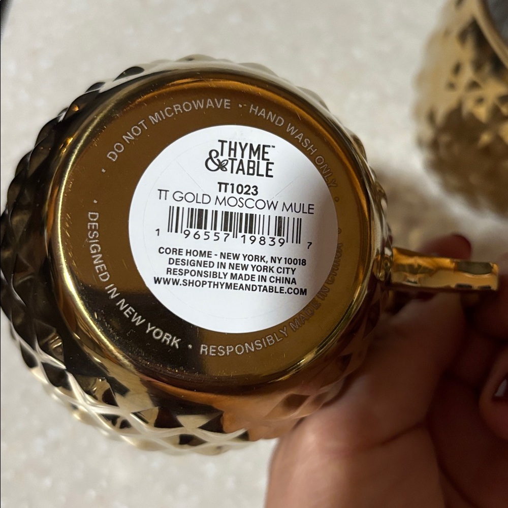 Set of two Gold Geometric Moscow Mule Mugs - Picture 3 of 6